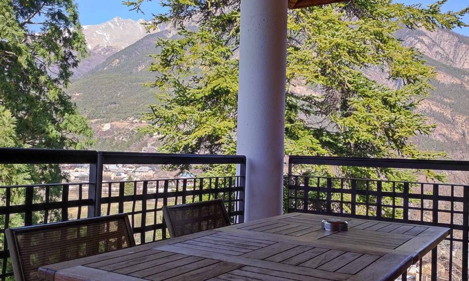 Jausiers Apartment | Cozy studio with pool, sauna, parking, and pets allowed in Jausiers