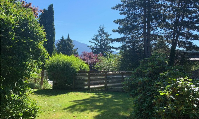 Bowen Island Apartment | Cozy suite minutes from the ocean on Bowen Island