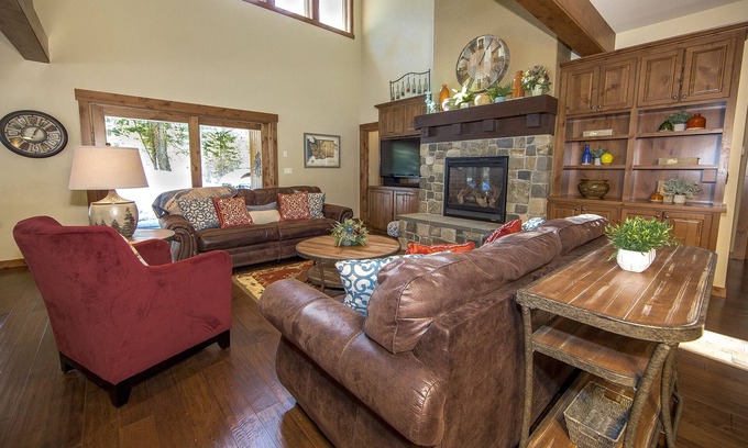 Cle Elum House | Cozy Suncadia FAMILY Retreat!Sleeps 12 3Baths Hot Tub PetsOK