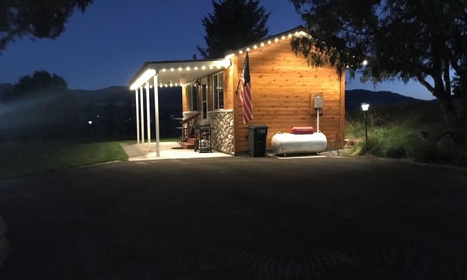 Swan Valley Cabin | Cozy Swan Valley Cabin - Rice Paddy