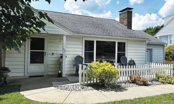 Westvale House | Cozy Syracuse Home - minutes to NYS Fairgrounds, Destiny USA, SU, Armory Square