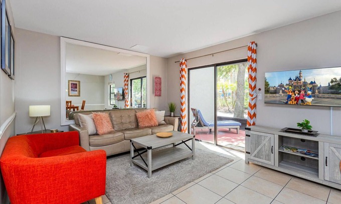 Kissimmee House | Cozy Townhome in Fantasy World Near Parks