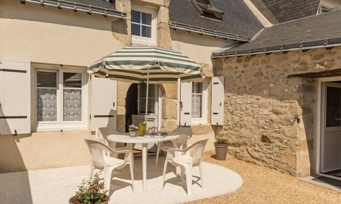 Piriac-sur-Mer Cottage | Cozy Traditional House Near the Sea, Fireplace, Baby-Friendly, Pet-Friendly, Parking Included
