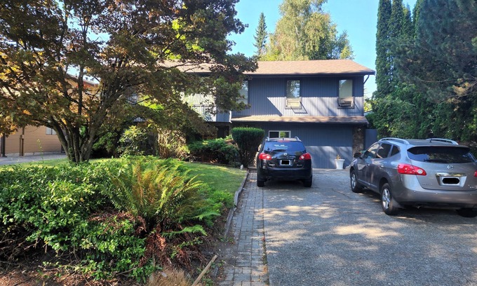 Fleetwood House | Cozy two bedroom appartment near skytrain station