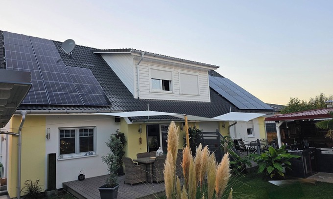 Bad Konig Apartment | Cozy vacation apartment on the outskirts of the city Family and pet friendly