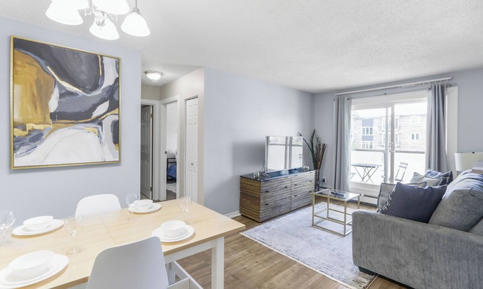 Sunnyside Condo | Cozy Vibes in Kensington - Free WiFi | Parking | Portable AC