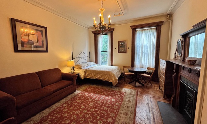Central Park North Apartment | Cozy vintage studio in New York City brownstone!