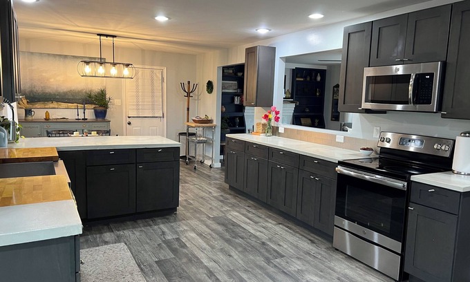 Cedar Mountain House | Cozy Virginia Getaway! 1 dog welcome, and 1 month minimum stay required