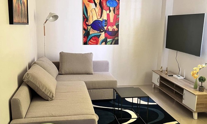 Talisay House | Cozy walk up 1BR condo in cebu w/pool