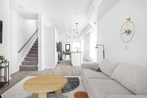 Holy Cross House | CozySuites 3BR Arsenal Heights Indy