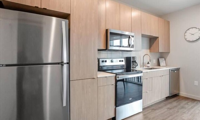 Lower Lawrenceville Apartment | CozySuites at Lawrenceville