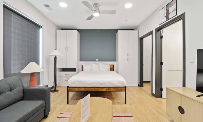 Lockerbie Square Apartment | CozySuites Mass w/parking, lounge & roof deck #36