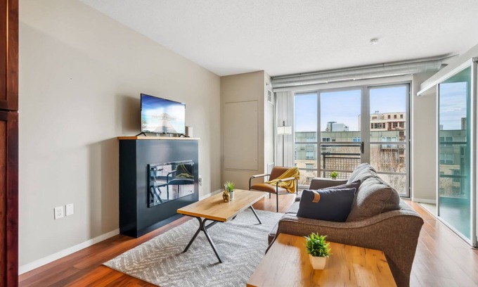 Mill District Apartment | CozySuites Mill District with pool, gym # 09