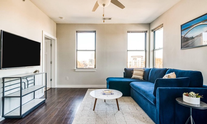 Music Row Apartment | CozySuites Music Row Spacious 2BR with free parking 16