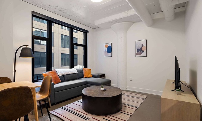 Warehouse District Apartment | CozySuites NLG - Modern 1BR condo #04
