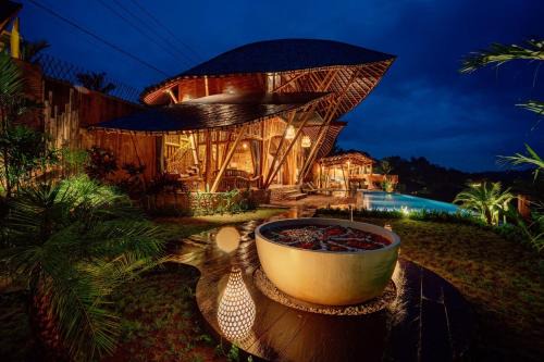 Selat Villa | CR Tris Casa De Bambú