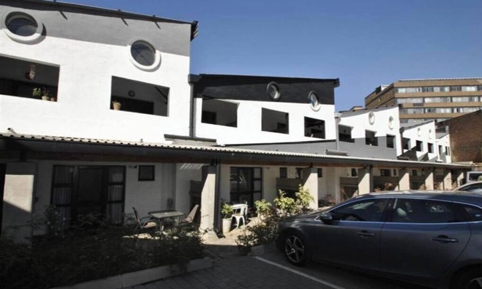 Downtown Johannesburg Apartment | Craftsmen's ship Maboneng, Apartment
