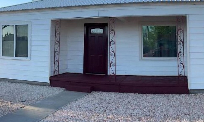 Hobbs House | Cranberry Cottage