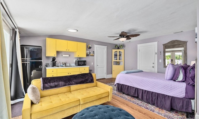 Historic Downtown Melbourne Bed & Breakfast | Crane Creek Inn Osprey Room: Waterfront, Pool, B&B