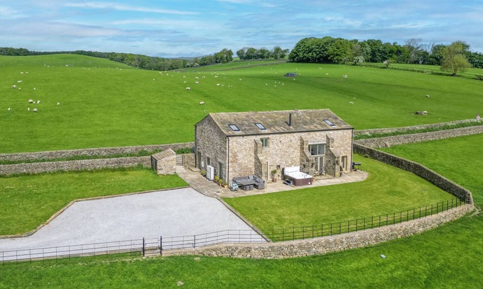 Skipton Cottage | CRANE FIELD LAITHE, family friendly in Otterburn, North Yorkshire