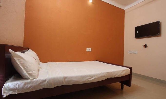 Thanjavur House | Crazy Homes Stay with Classic Rooms@Thanjavur