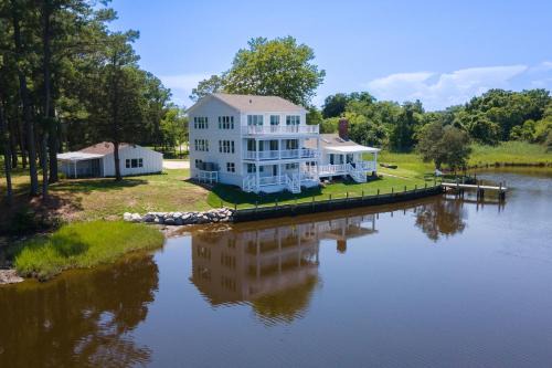 Temperanceville House | Creek House - Waterfront Oasis on Holden