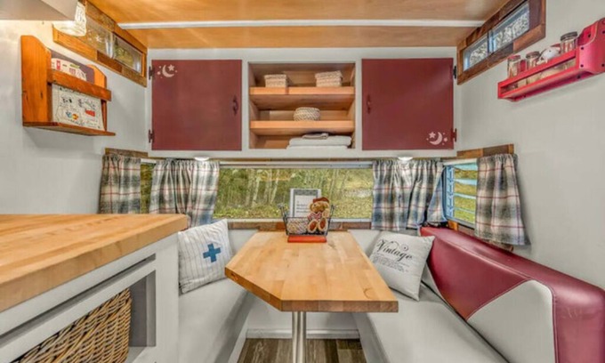 Sherwood - Tualatin North Apartment | Creek-Side Camping in a Classic - Unique Northwest Vacation Rentals