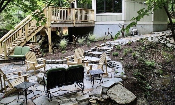 Beech Mountain House | Creekside Beech House
