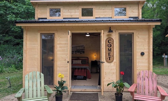 Cuba Cabin | Creekside Cabins - Thistle