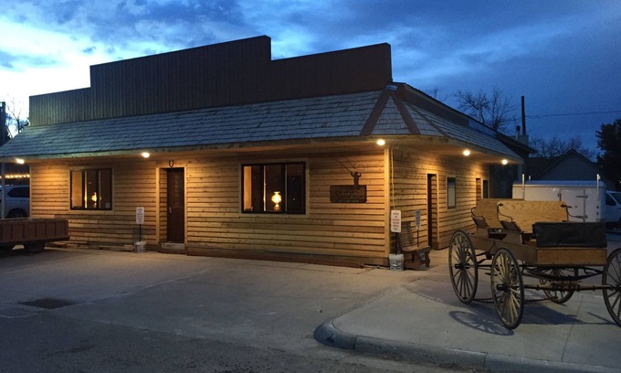 Buffalo House | Creekside Downtown ADULTS ONLY Group Stay, CITY, STATE APPROVED
