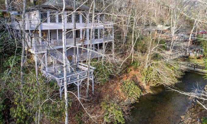 Otto House | Creekside Lodge