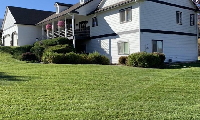 Florence House | Creekside Tranquility, Spacious Home & Property Within 20 Minutes From Missoula