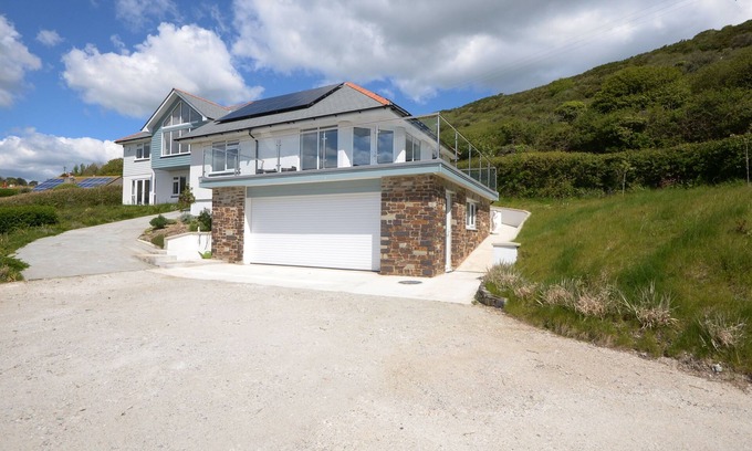 Seaton Apartment | Crellas Beach Apartment, Seaton, Cornwall