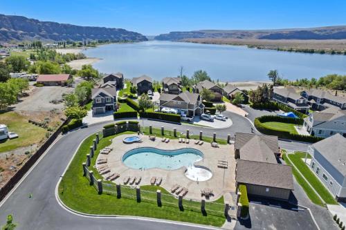 Quincy House | Crescent Bay Condo 207 - Meredith Lodging