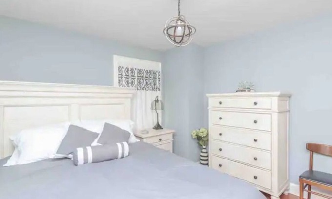 Crescent Hill House | Crescent Hill - great LOCATION! Smoke FREE!nn