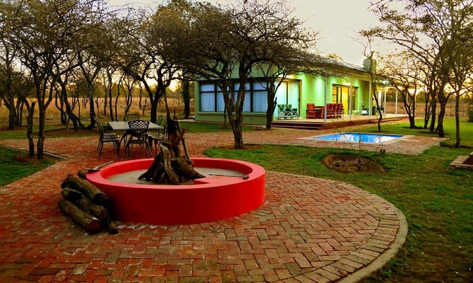 Hammanskraal Cabin | Crimson Bush Lodge