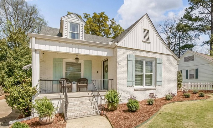 Northport House | Crimson Cottage Northport