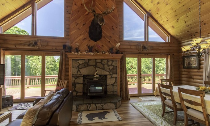 Danby Cabin | 🍁Crisp Air, Crunchy Leaves and Warm Fires! Beautiful Autumn in Vermont 🍁