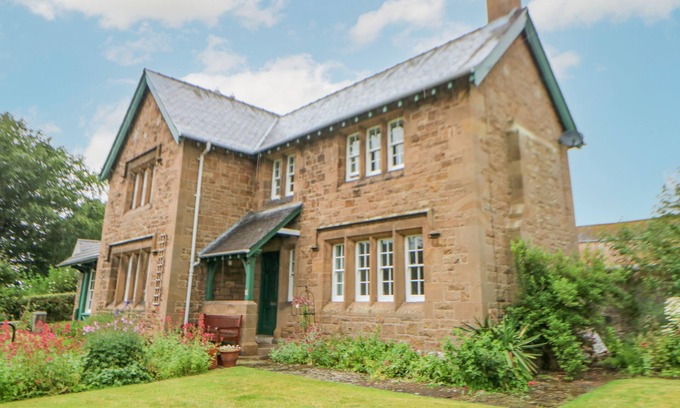 Ford House | CROOKHAM DAIRY, pet friendly, character holiday cottage in Etal