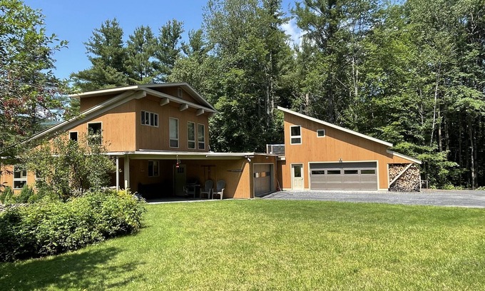 Waterbury Apartment | Crossett Hill Lodge: Sugarhouse