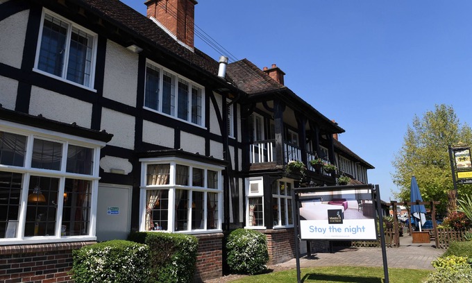 Wychbold Hotel | Crown, Droitwich by Marston's Inns