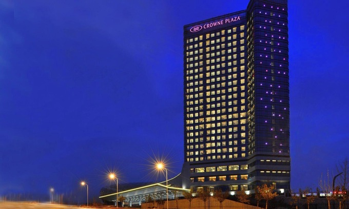 Ganjingzi Hotel | Crowne Plaza Dalian Sports Center by IHG