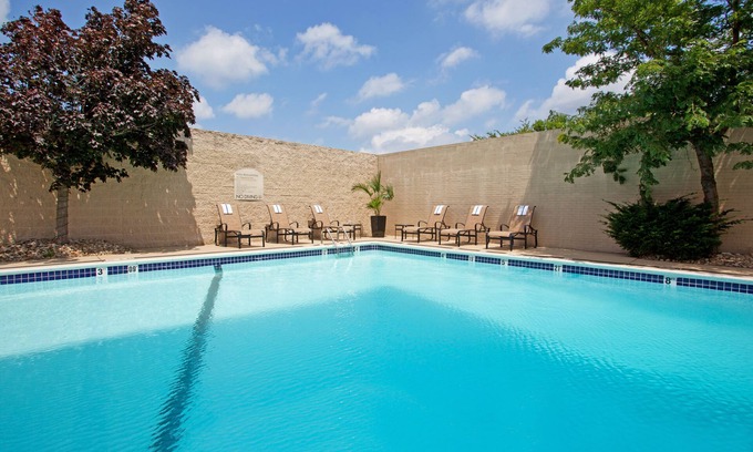 Bethel Park Hotel | Crowne Plaza Suites Pittsburgh South by IHG