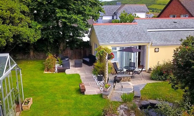 Croyde Cottage | Croyde Wonky Cottage 1 Bedroom