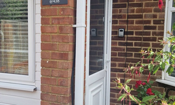 Netley Apartment | Cruise, Relax, Explore. 2BR Free parking 10min to boat show, cruise port. 5* 2br