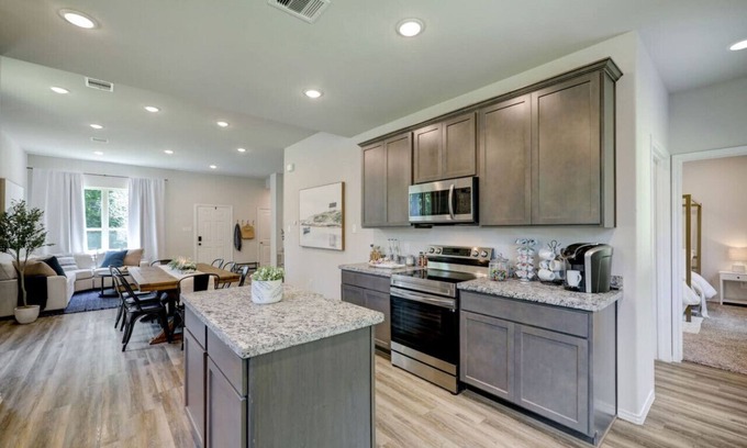 Montgomery House | Crystal Cove near Lake Conroe