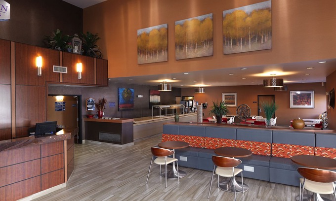Murray Hotel | Crystal Inn Hotel & Suites Midvalley