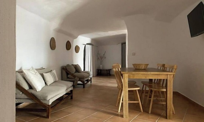Cuevas del Campo House | Cueva de Ramón y Elvira