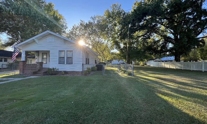Cullman House | Cullman City Cottage HOME, close to I-65