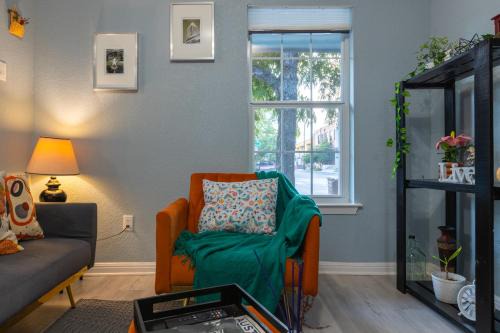 Holly House | Cultural Heritage Award winning home - Walk to Lake, Eateries
